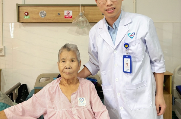 GÃY LIÊN MẤU CHUYỂN XƯƠNG ĐÙI – CHẤN THƯƠNG NGUY HIỂM  Ở NGƯỜI CAO TUỔI