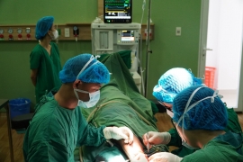 Bệnh viện Đa khoa Tâm Trí Quảng Nam phẫu thuật thành công chuyển vạt da cuống mạch liền